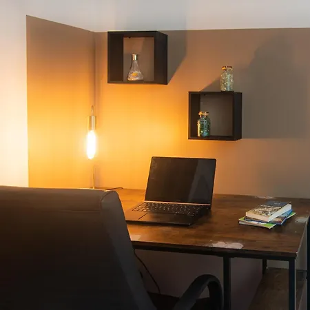 La Clémence - Netflix - Free Parking * Escales